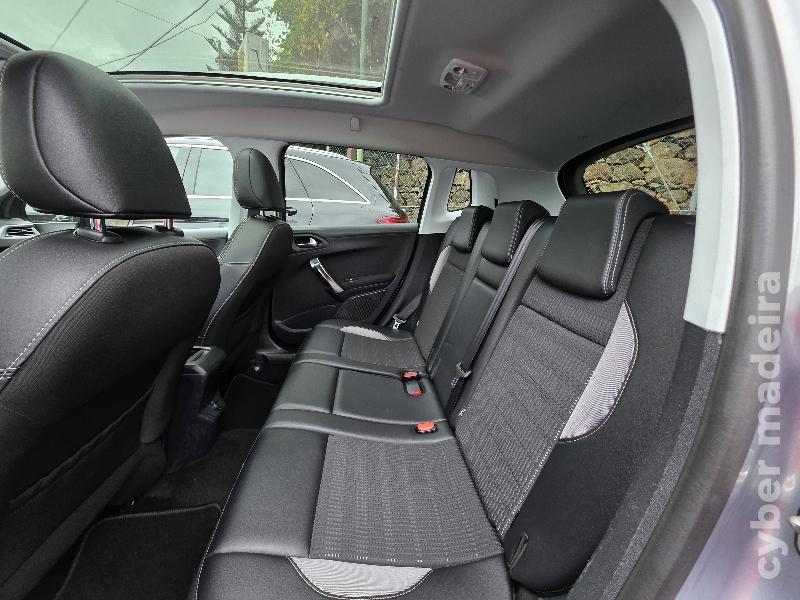 PEUGEOT 2008 1.6 HDI ALLURE Gasóleo 