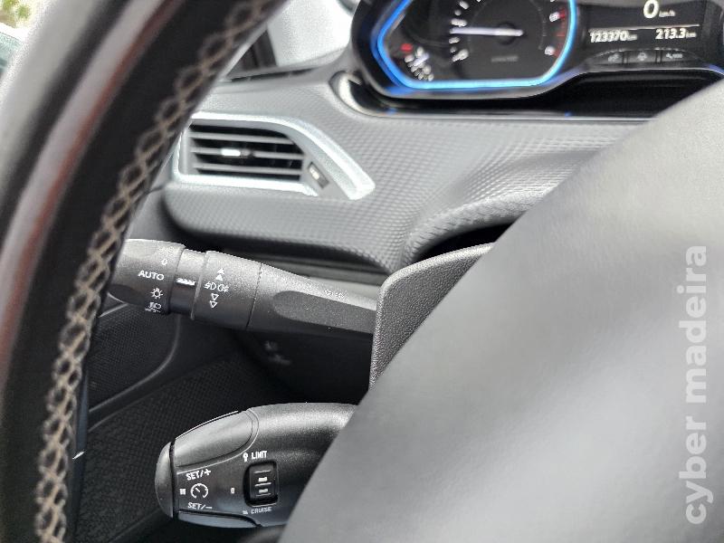 PEUGEOT 2008 1.6 HDI ALLURE Gasóleo 