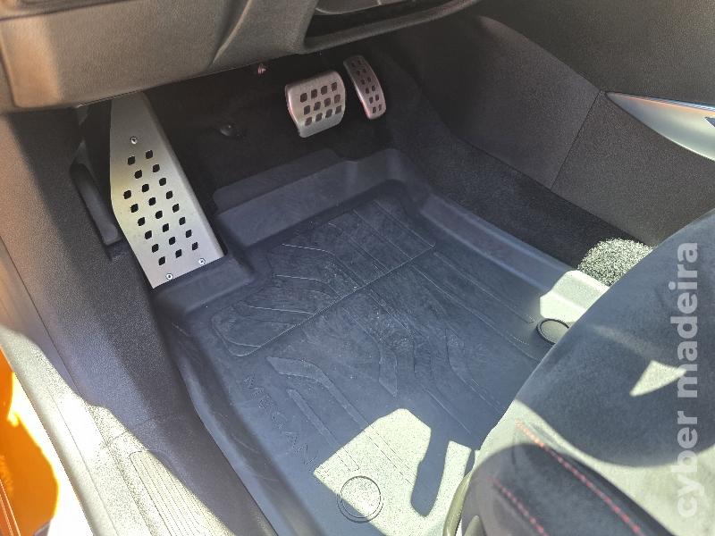 RENAULT MEGANE 1.8 TCE R.S. TROPHY EDC 300cv Gasolina 