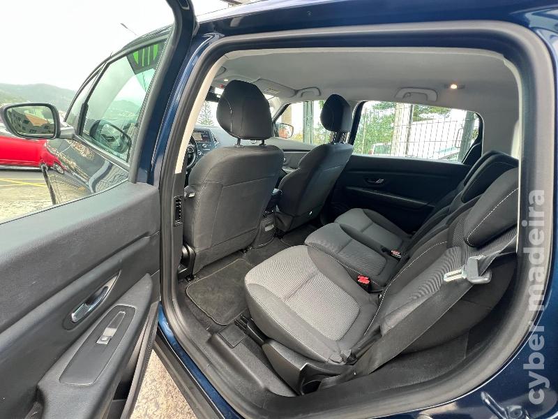 RENAULT SCENIC 1.5 DCI 110 cv - 7 LUGARES Gasóleo