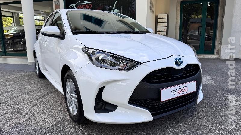 TOYOTA YARIS 1.5 HYBRID DYNAMIC FORCE Gasolina 
