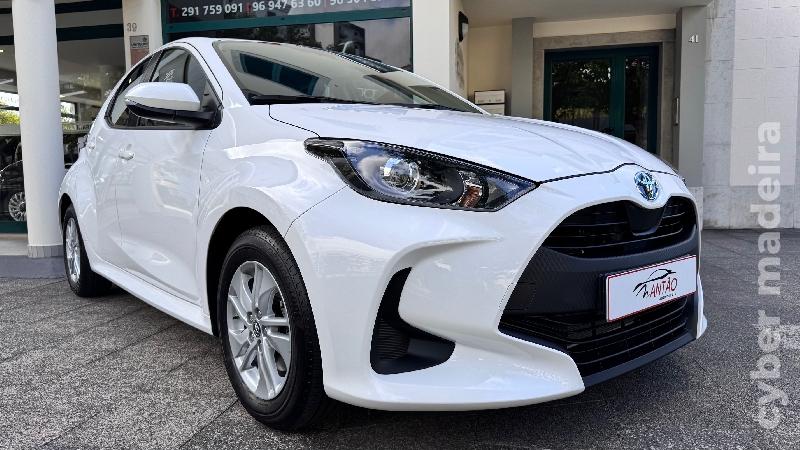 TOYOTA YARIS 1.5 HYBRID DYNAMIC FORCE Gasolina 
