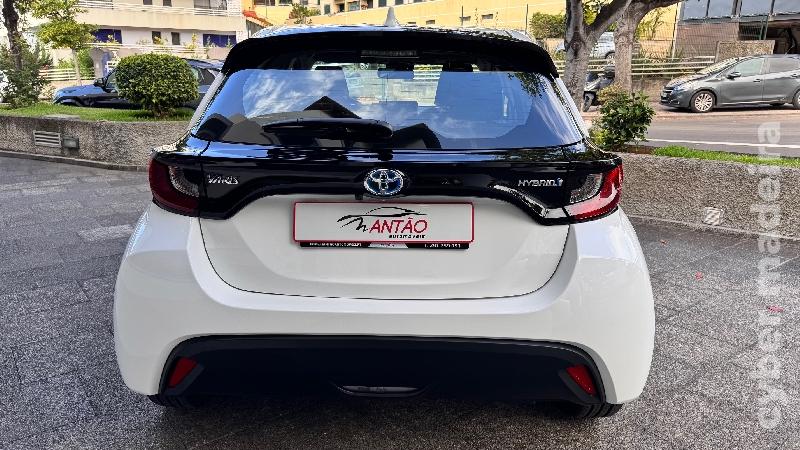 TOYOTA YARIS 1.5 HYBRID DYNAMIC FORCE Gasolina 