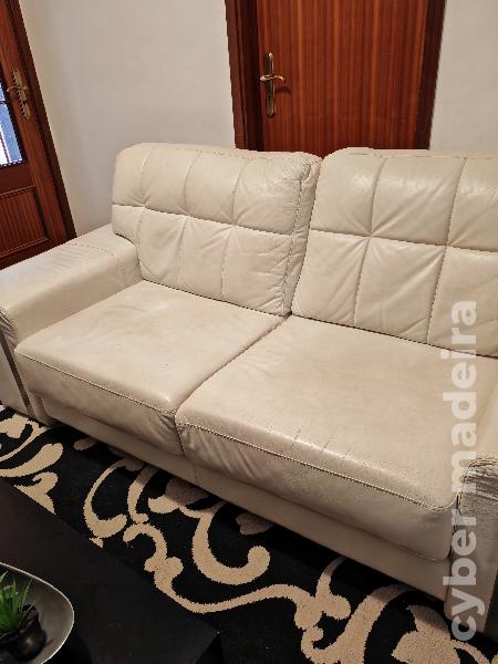 Vende-se Sofá em pele branco 
