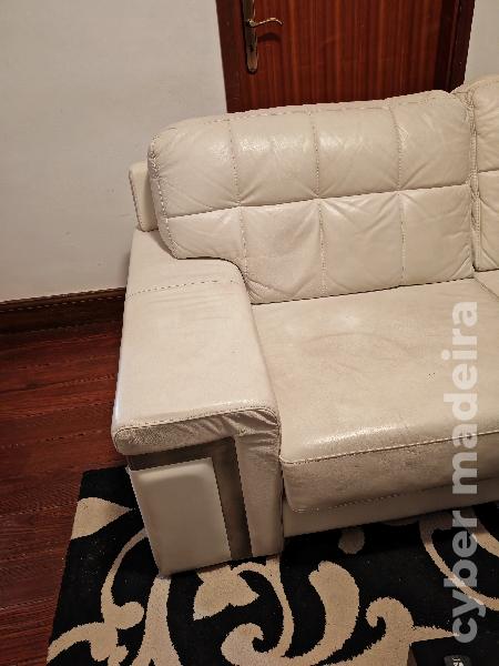 Vende-se Sofá em pele branco 