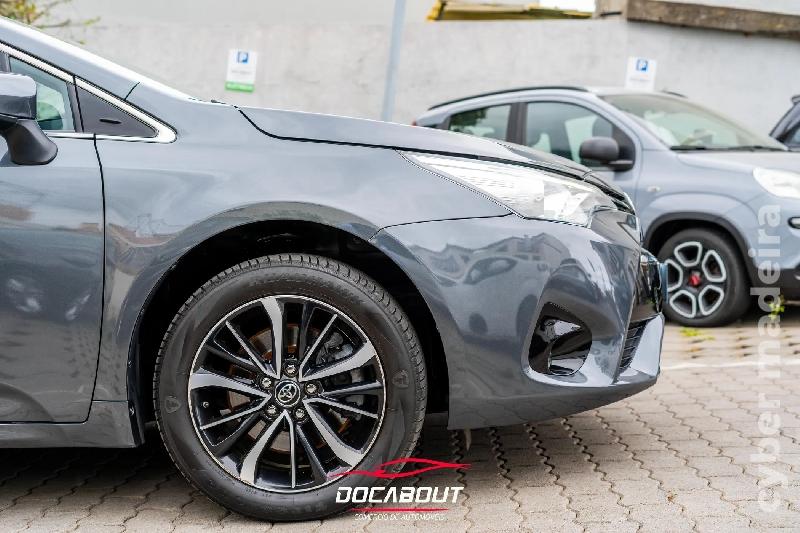 TOYOTA AVENSIS Touring Sports D-4D EXCLUSIVE Gasóleo 