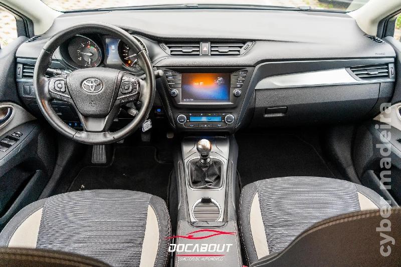 TOYOTA AVENSIS Touring Sports D-4D EXCLUSIVE Gasóleo 