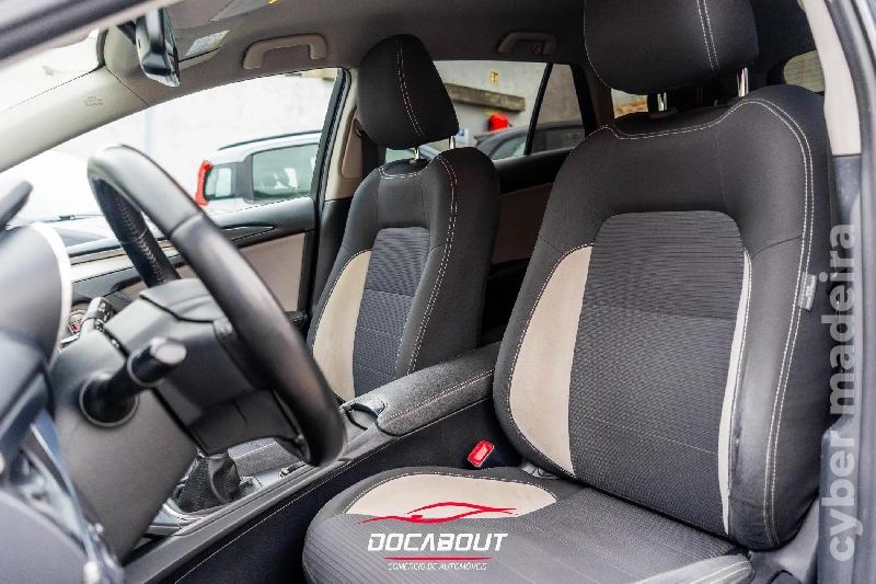 TOYOTA AVENSIS Touring Sports D-4D EXCLUSIVE Gasóleo 