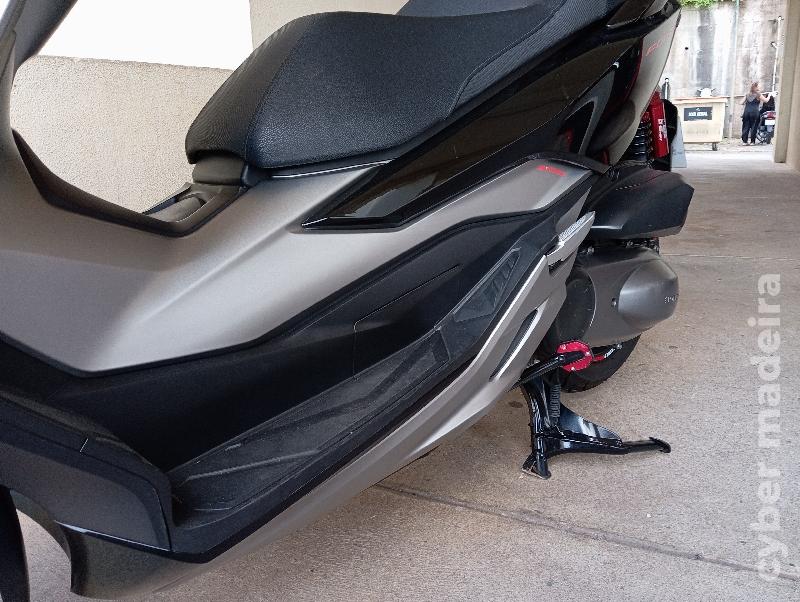 Honda Forza 300 cc Scooter 