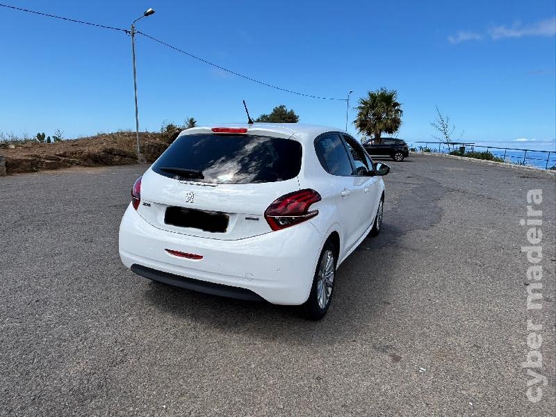 PEUGEOT 208 ADblue Gasóleo 