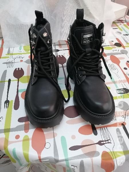 Botas cano curto novas 42 