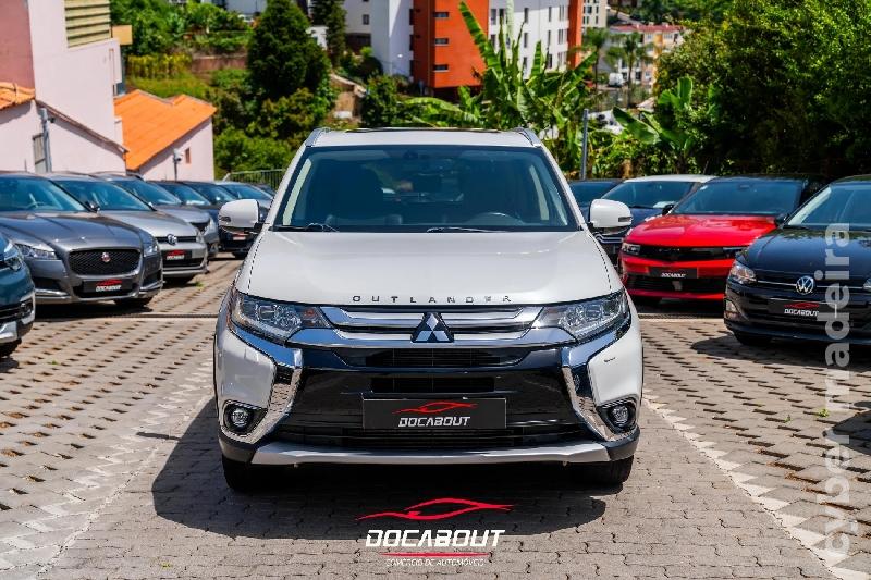 MITSUBISHI OUTLANDER 2.2 DI-D Instyle Navi Gasóleo 