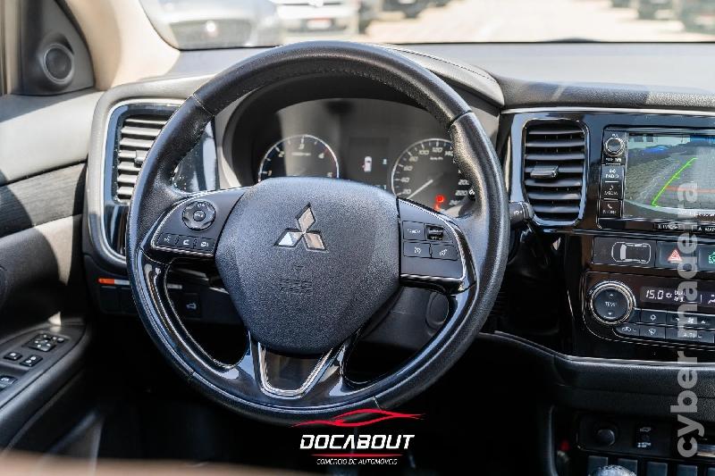 MITSUBISHI OUTLANDER 2.2 DI-D Instyle Navi Gasóleo 