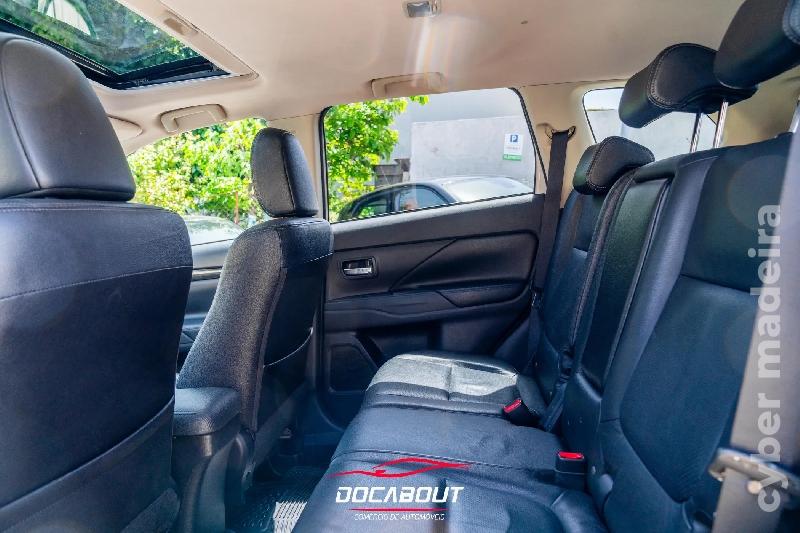 MITSUBISHI OUTLANDER 2.2 DI-D Instyle Navi Gasóleo 