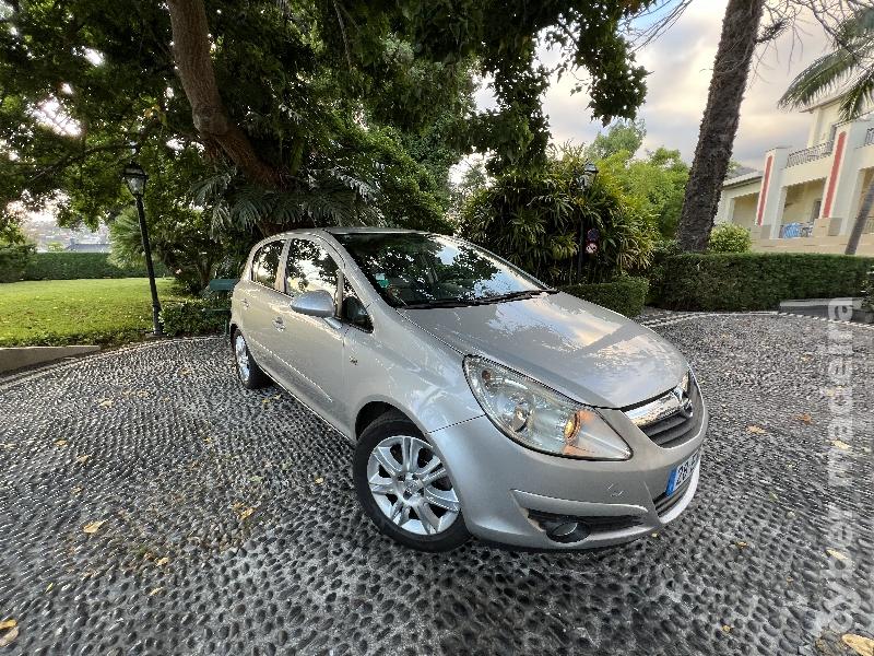 OPEL CORSA D Gasóleo 