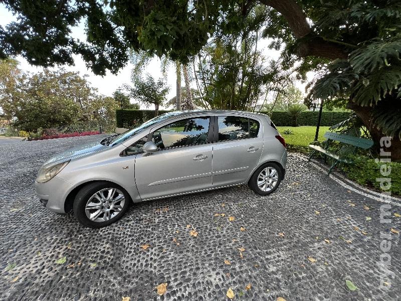 OPEL CORSA D Gasóleo 
