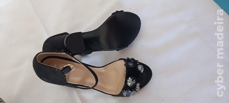 Lindos sapatos novos nº39 39 