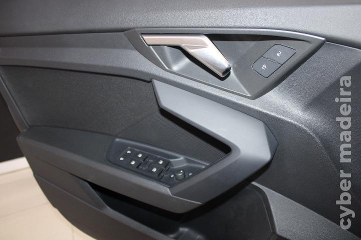 AUDI A3 30 TDi 2.0 Advance Gasóleo 