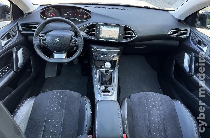 PEUGEOT 308 1.2 e-THP Feline Gasolina 