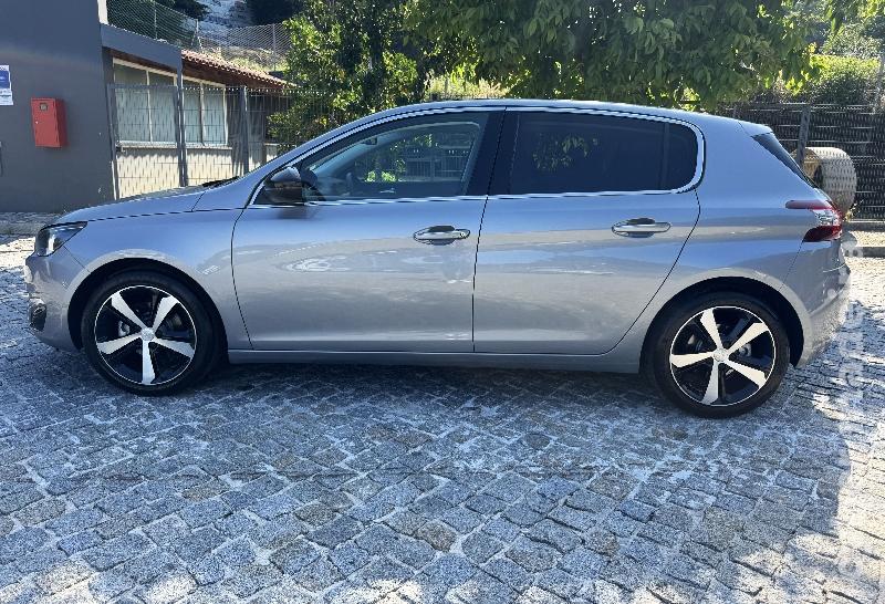 PEUGEOT 308 1.2 e-THP Feline Gasolina 