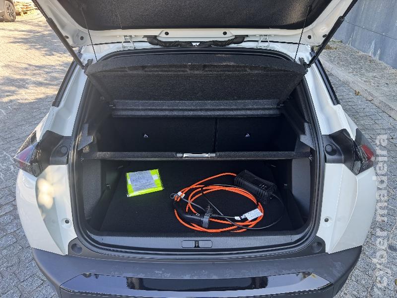 PEUGEOT 2008 e-2008 GT Eléctrico 