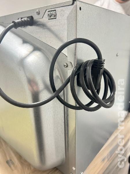 Micro-ondas embutido Whirlpool AMW 731 IX – novo sem uso