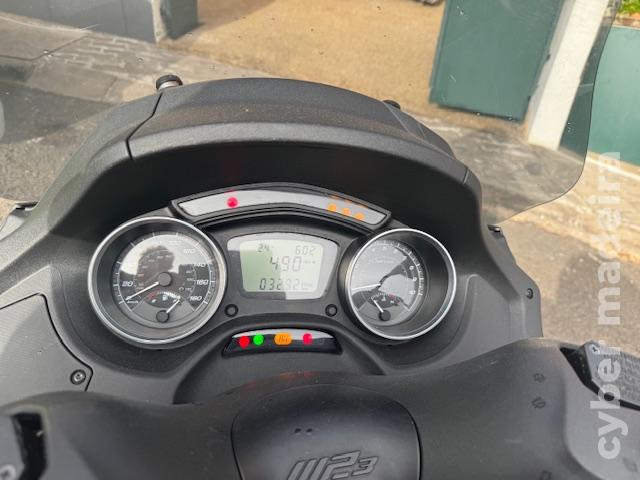 Piaggio MP3 - HPE 400 Sport 400 cc Scooter