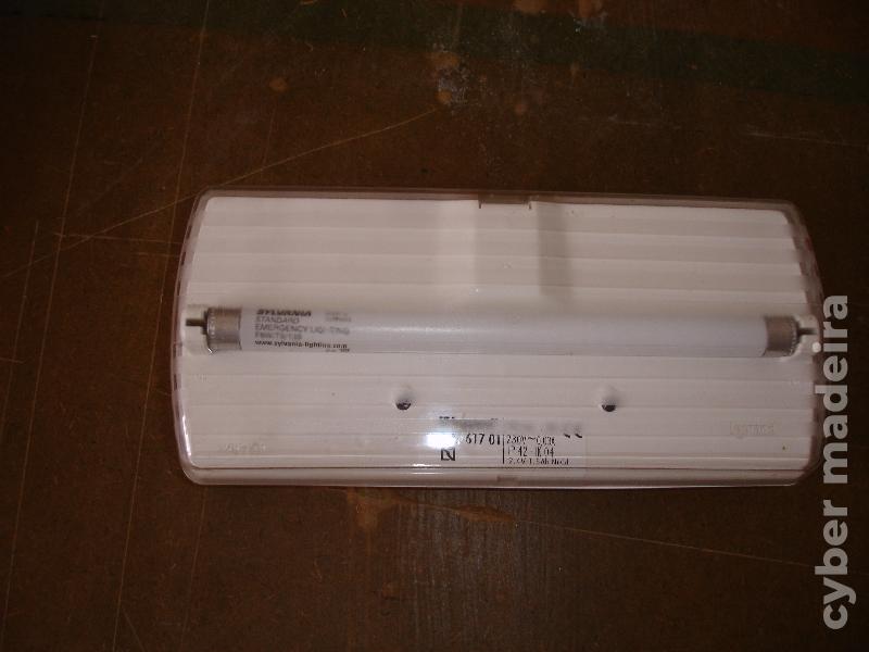 Luz de emergencia LEGRAND ref 617 01
