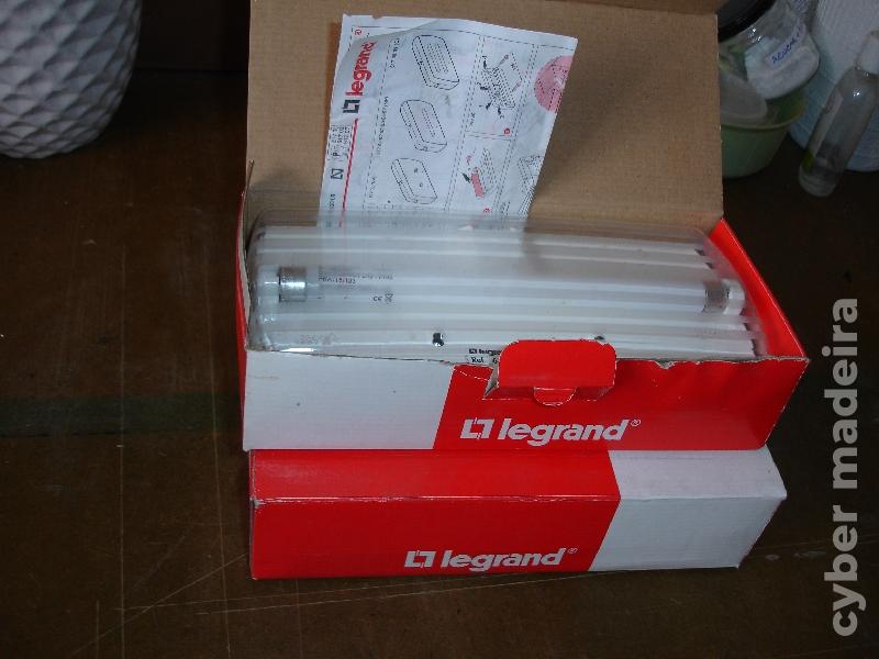 Luz de emergencia LEGRAND ref 617 01
