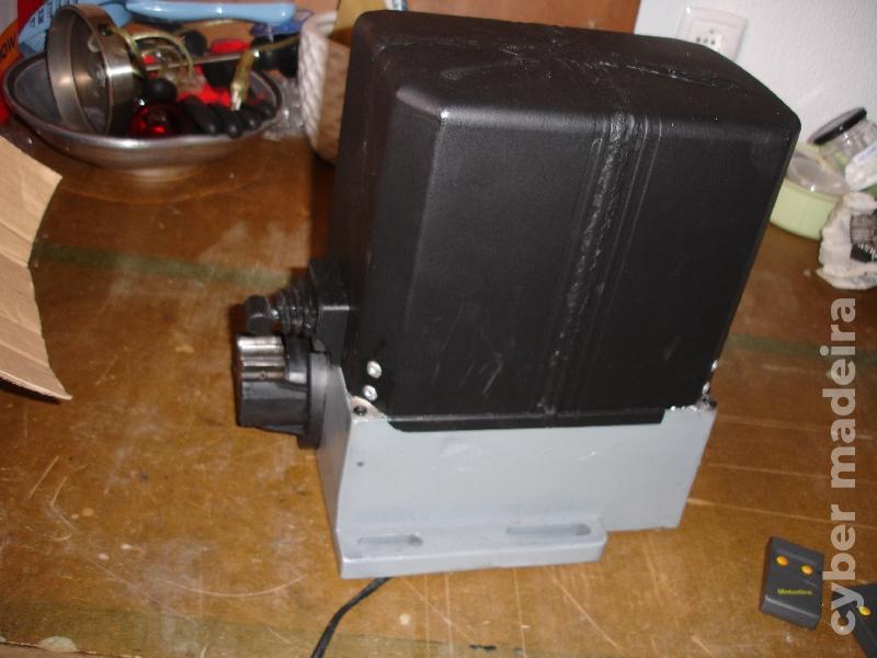 Motor de portao com 2 comandos