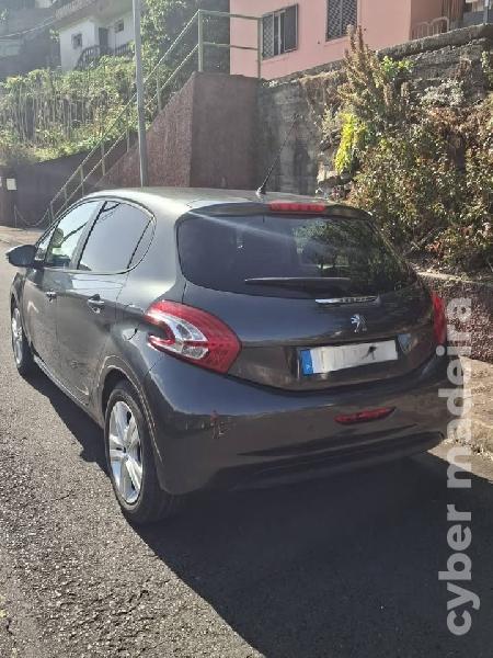 PEUGEOT 208 1.6 ehdi Gasóleo