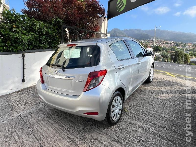 TOYOTA YARIS 1.4 D-4D 90 cv Gasóleo