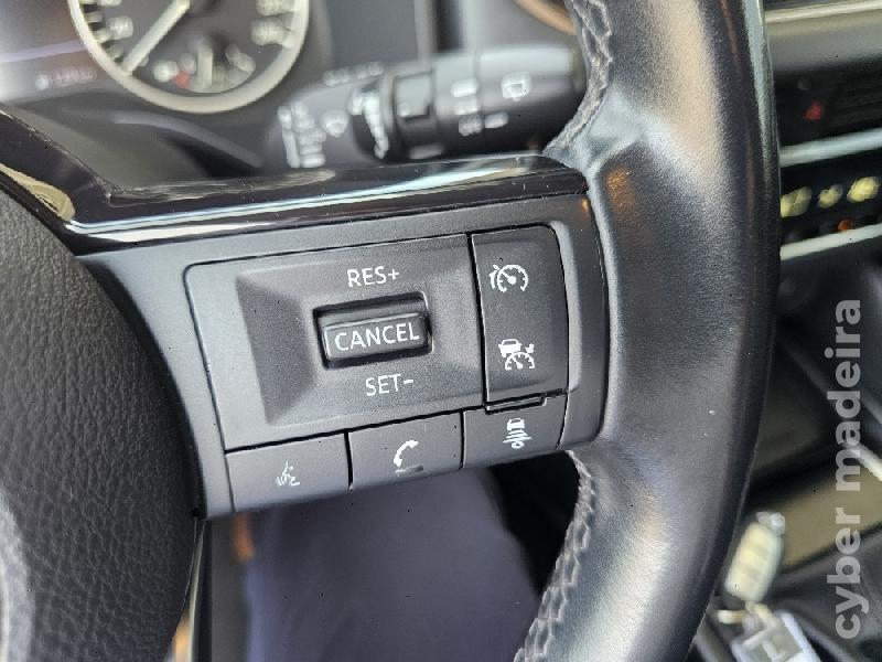 NISSAN QASHQAI J12 1.3 DIG-T N-Connecta 360+LED 140cv (2022) Gasolina