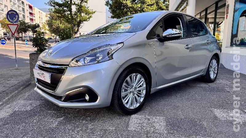 PEUGEOT 208 1.2 STYLE Gasolina