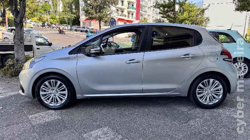 PEUGEOT 208 1.2 STYLE Gasolina