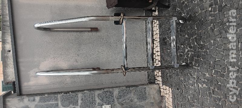 ESCADA DE PISCINA EM ALUMÍNIO