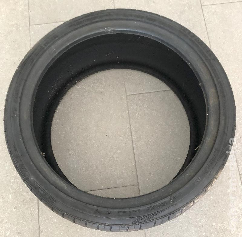 2 pnéus de rodado 17'' - Kumho ECSTa LE Sport 205 40 17"