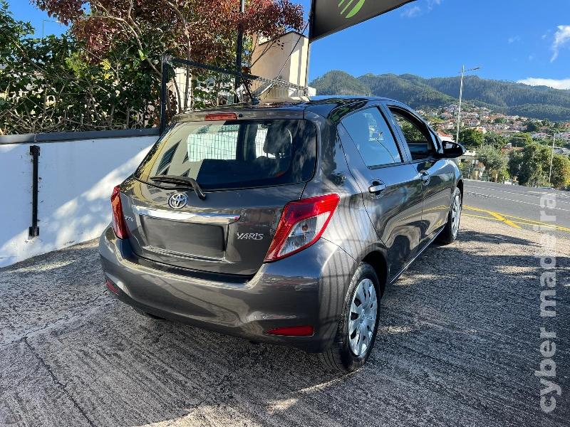 TOYOTA YARIS 1.4 D-4D 90 cv Gasóleo
