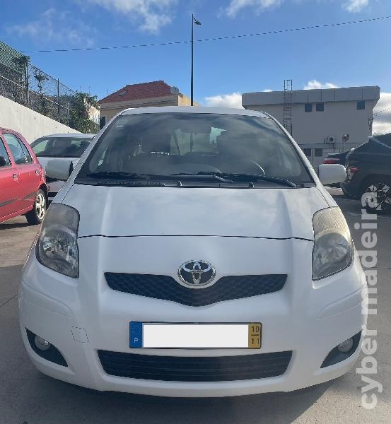 TOYOTA YARIS 1.0 vvt-i rockinrio Gasolina