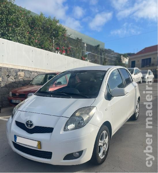 TOYOTA YARIS 1.0 vvt-i rockinrio Gasolina
