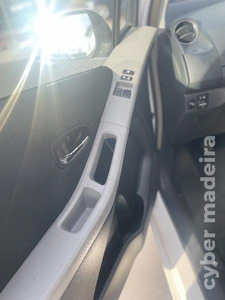 TOYOTA YARIS 1.0 vvt-i rockinrio Gasolina