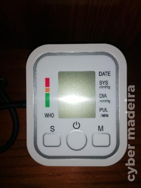 Máquina para medir a tensão