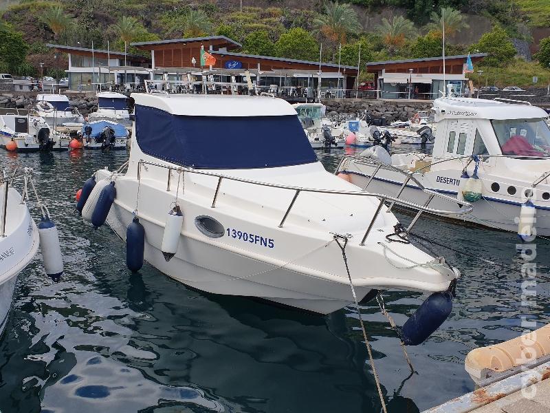Barco com cabine 6,48m / Yamaha 115 HP