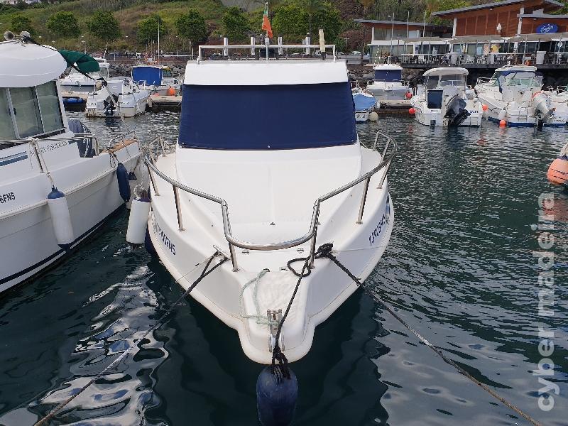 Barco com cabine 6,48m / Yamaha 115 HP
