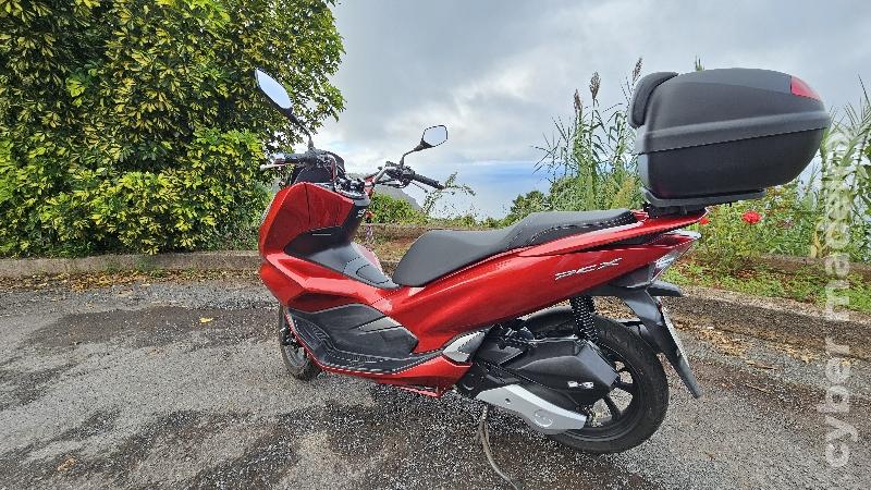 Honda PCX 125 cc Scooter