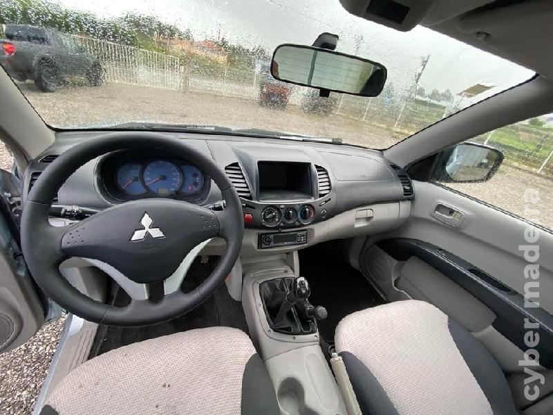 MITSUBISHI L200 4x4 motor 2.5 DID 136cv Gasóleo