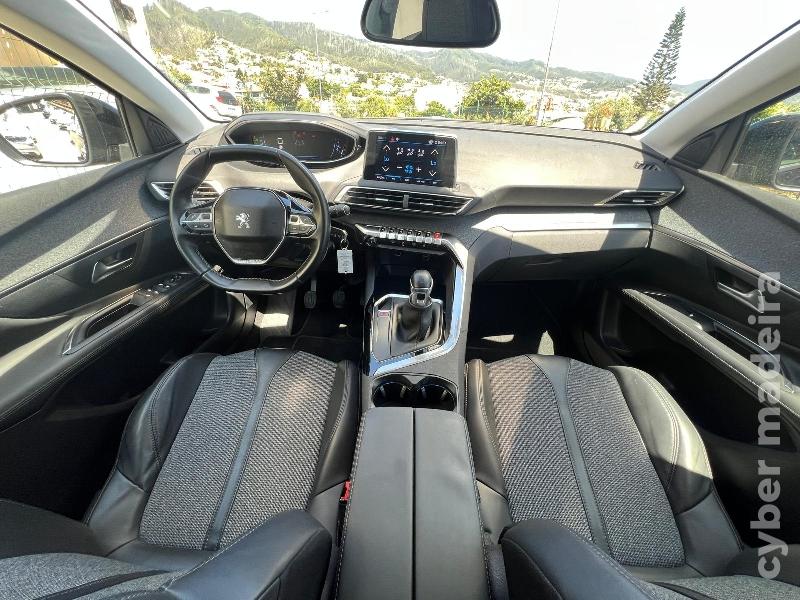 PEUGEOT 3008 1.2 PureTech 130 cv Allure Gasolina