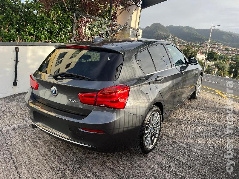 BMW Serie 1 1.5 d 116 cv urban Chic Gasóleo