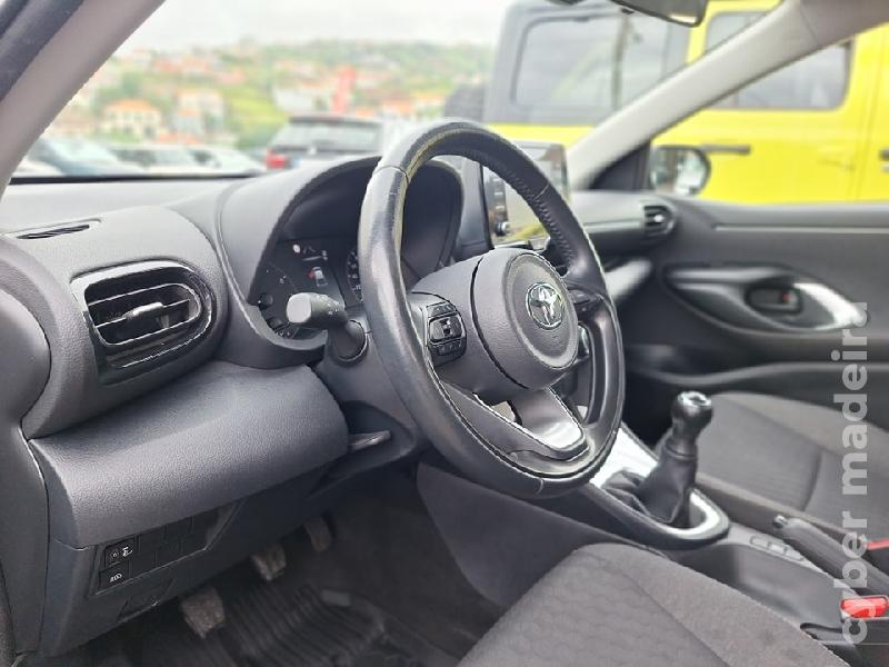 TOYOTA YARIS CONFORT PLUS Gasolina