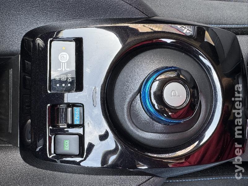 NISSAN LEAF N-Connecta 62kWh 218cv Eléctrico